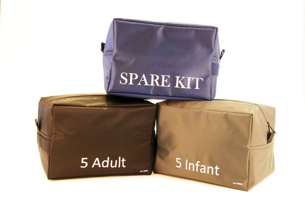 Sydda fodral: Flyplansväskor Spare Kit, Infant Kit, Adult Kit med screentryck.