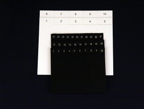 Kartotekregister i olika material, olika storlek och indelning.