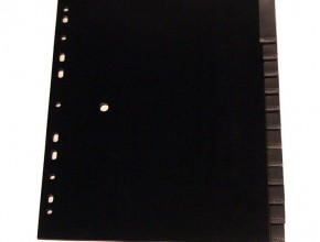 Svart A4 insticksregister i PP, tjocklek 0,19mm. Titthål. 12-flik.